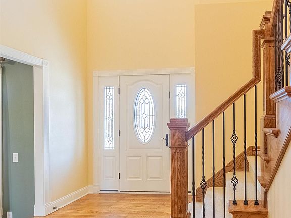 2nd image of 9065 Turnberry Cir