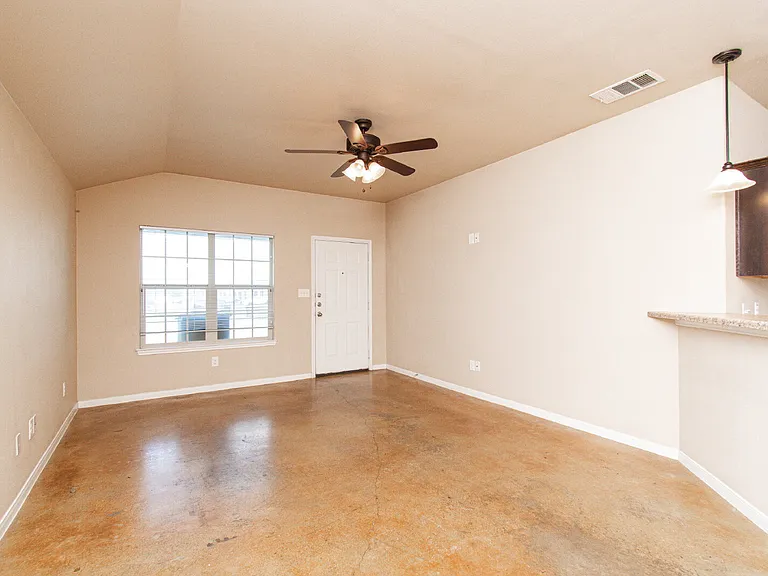 4403 Cambridge Dr #B — Photo 4