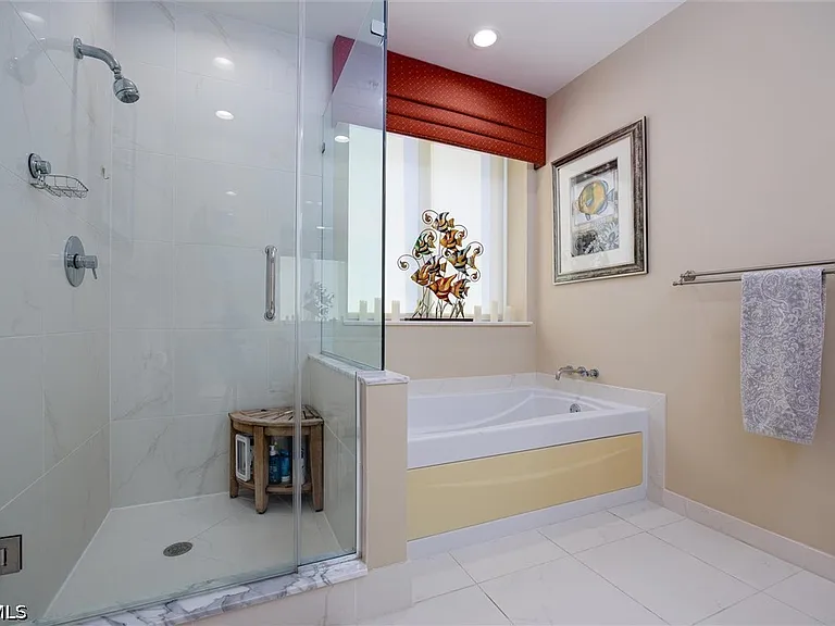 3000 Oasis Grand Blvd #LPH1 — Photo 19