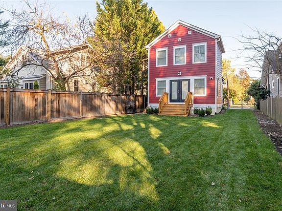 3rd image of 2402 Terrett Ave