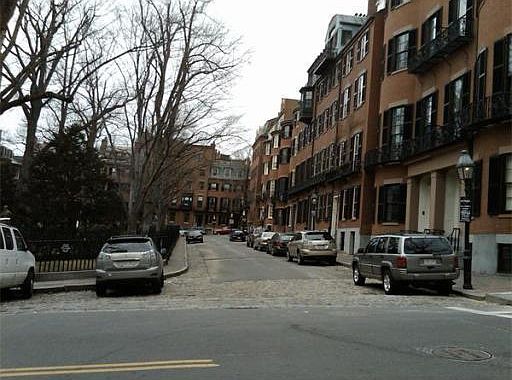 2nd image of 98 Mount Vernon St