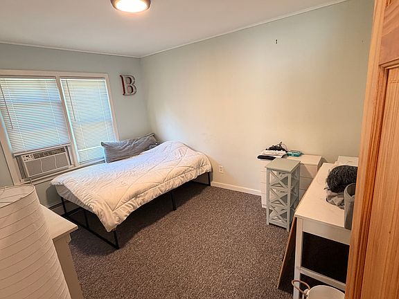 5th image of 606 W Summit St APT 2