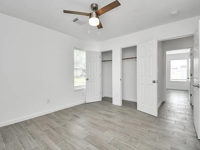 212 N 2nd St — Photo 14