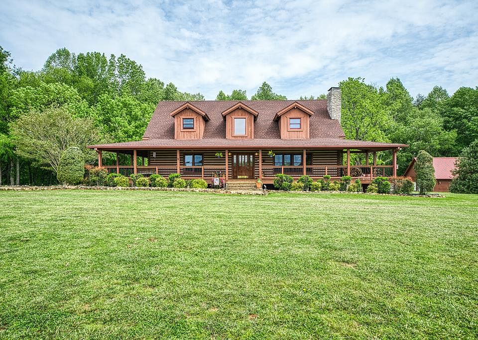 1st image of 636 Saylors Ln