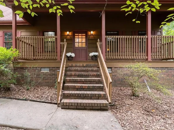2932 Village Dr, Marietta, GA 30062