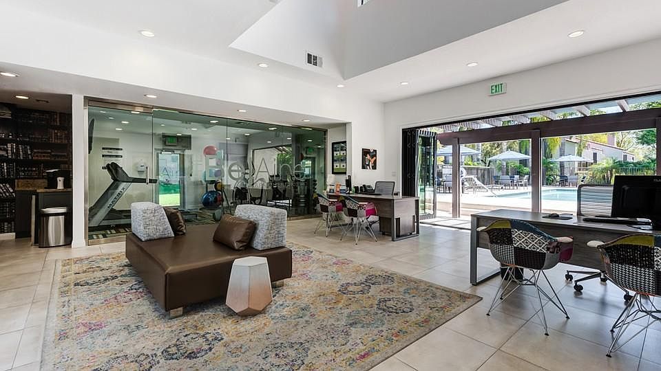Leasing Office