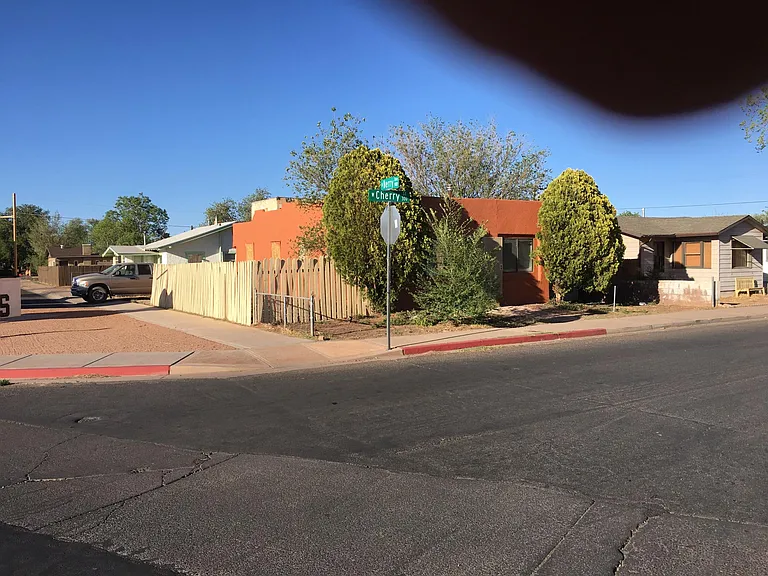 308 W Cherry St — Photo 2