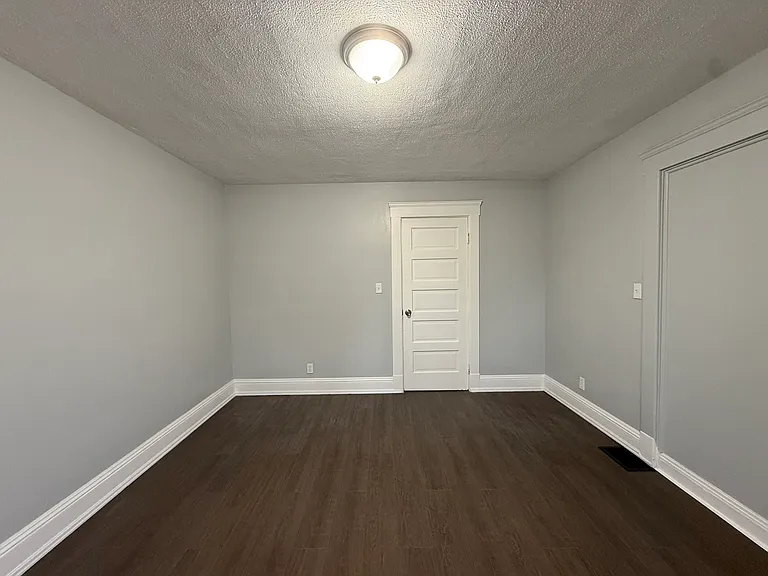 5910 Pear Ave #UP — Photo 11