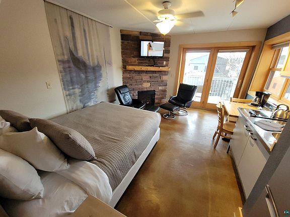 2nd image of 21 E Wisconsin St #211