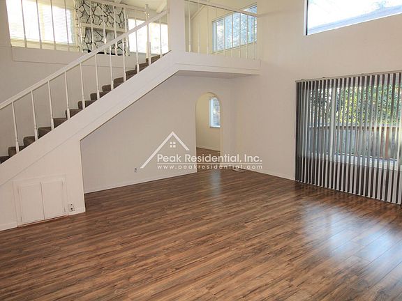 3rd image of 9344 Winding Oak Dr