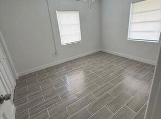 815 Dundas Ct APT B, Fort Pierce, FL 34950