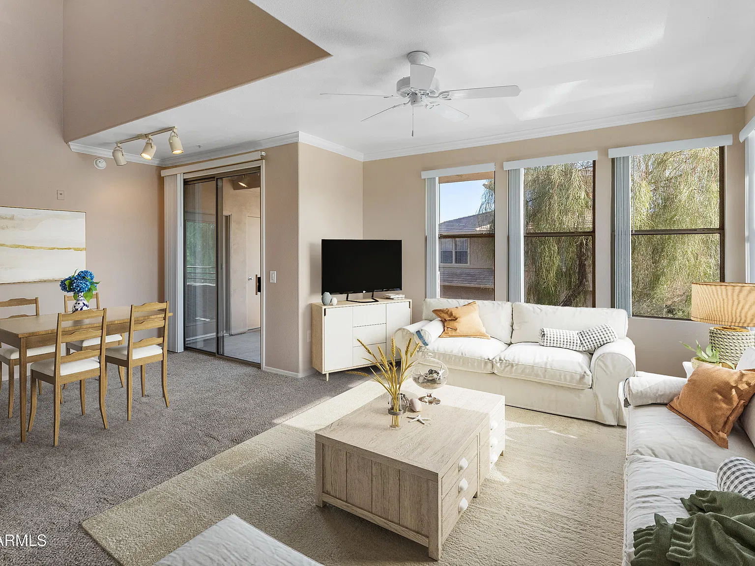 1 bed, 1.0 bath, 956 sqft, $1,650 — Photo 2