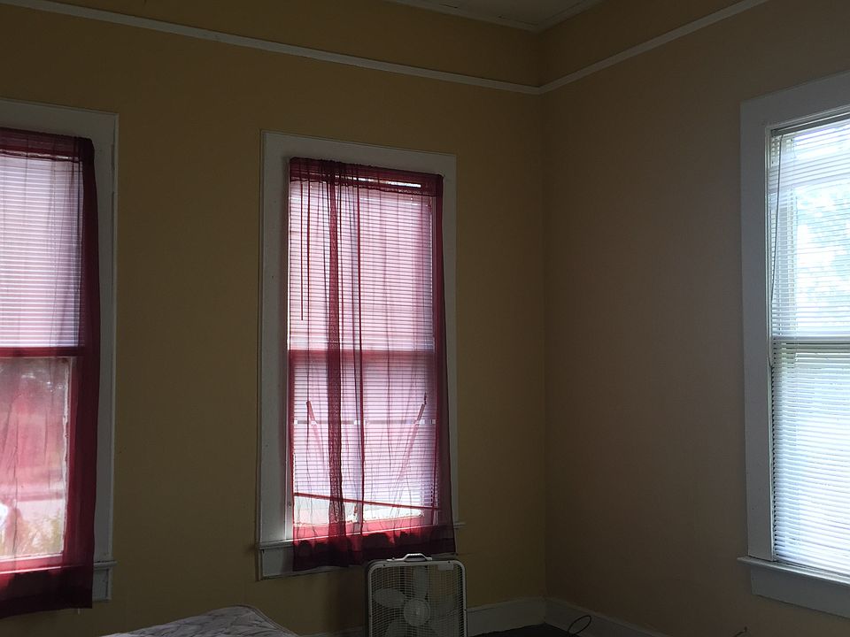 2nd image of 787 Ell St