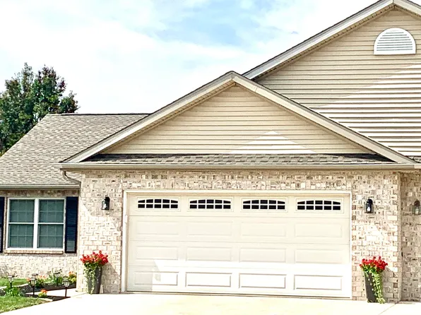 20 Applebee Farms Dr, Jacksonville, IL 62650