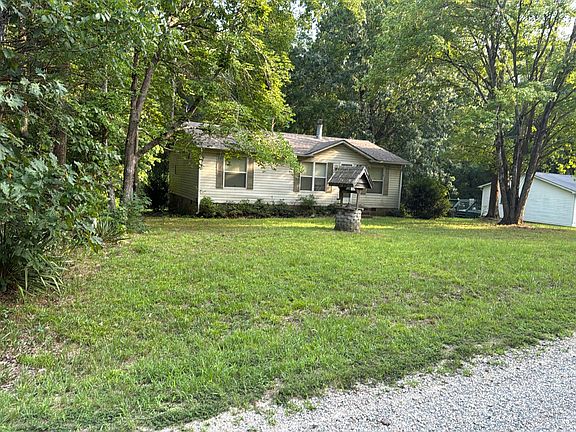 3rd image of 460 Holly Hill Dr