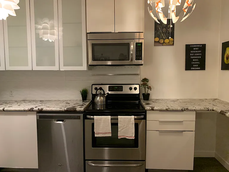35 Clubhouse Ave #F — Photo 8