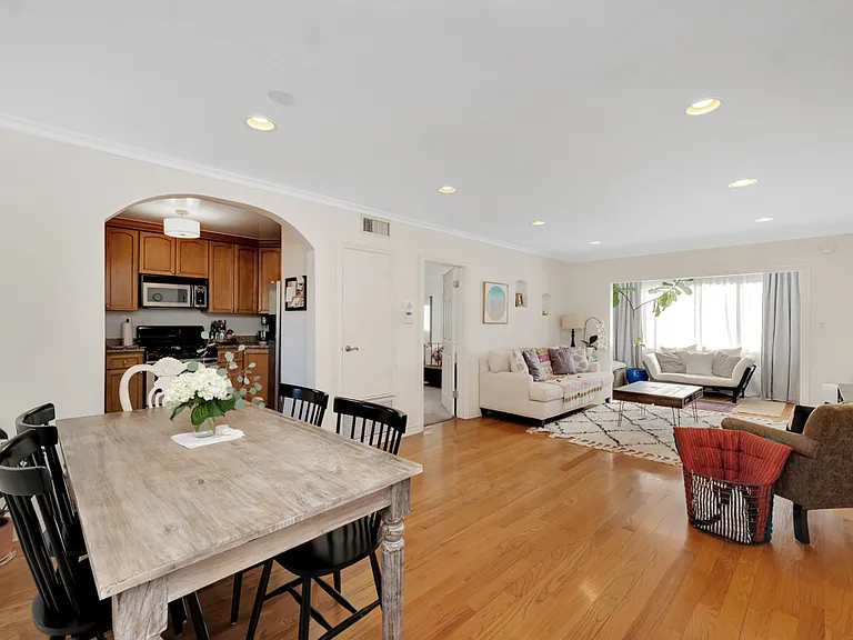 14934 Dickens St #9 — Photo 29