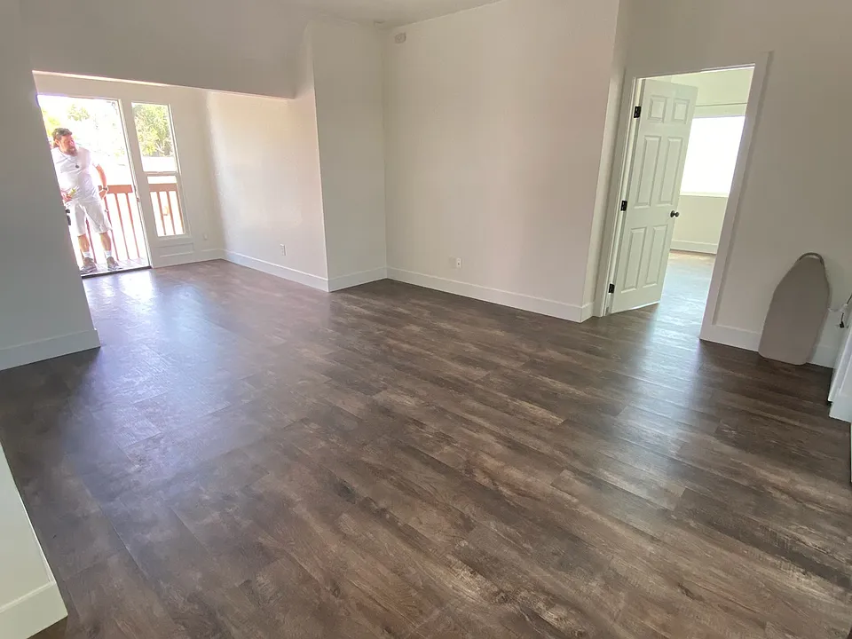 Living area/ Entry