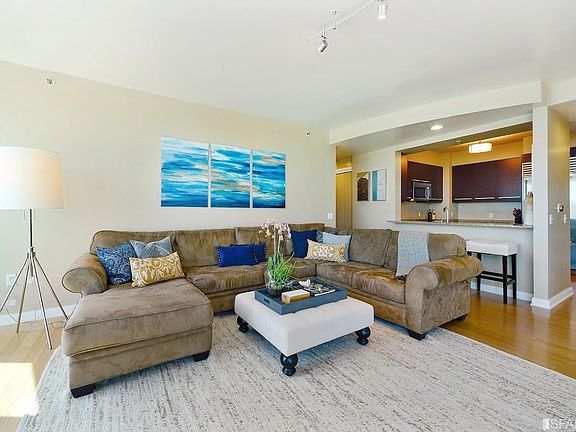 3rd image of 425 1st St Unit 3603