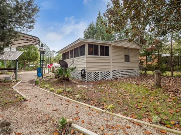 409 2nd St NE, Steinhatchee, FL 32359