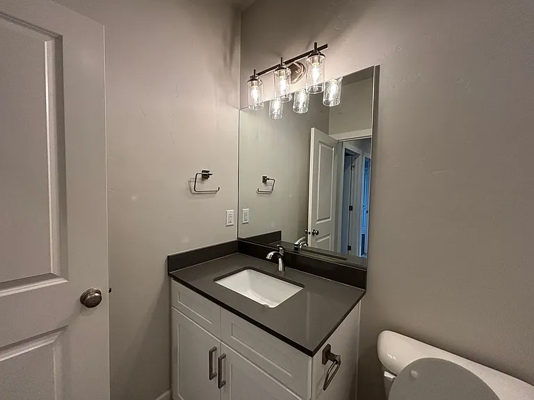 1085 S 4380 W — Photo 24