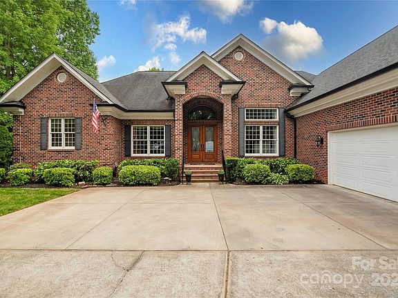 4th image of 8212 Malibu Pointe Ln