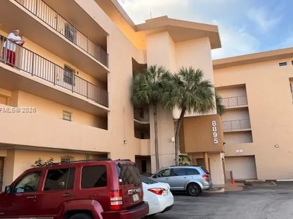 8895 Fontainebleau Blvd, Miami, FL