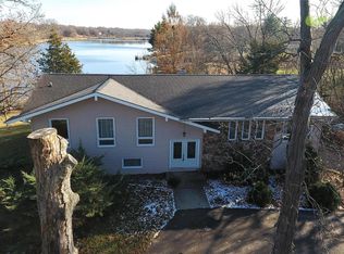 609 Lakeside Knolls Dr, Hillsboro, IL 62049
