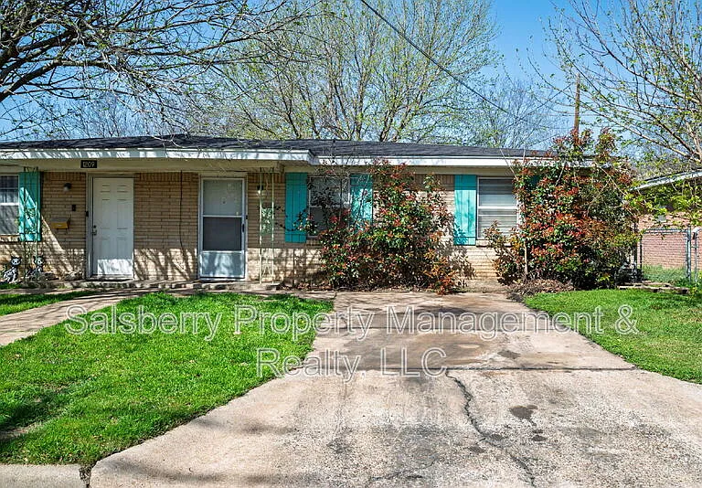 1211 NW 3rd Ave — Photo 2