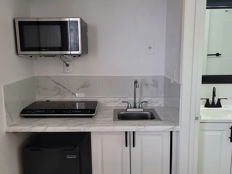 108 E Coogan Dr — Photo 4