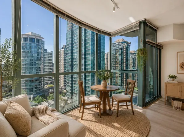 1239 Georgia St W #1703, Vancouver, BC V6E 4R8