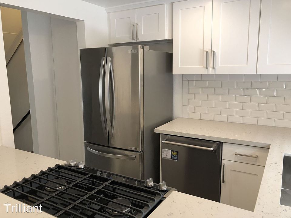 1st image of 283 S Hudson Ave APT 10