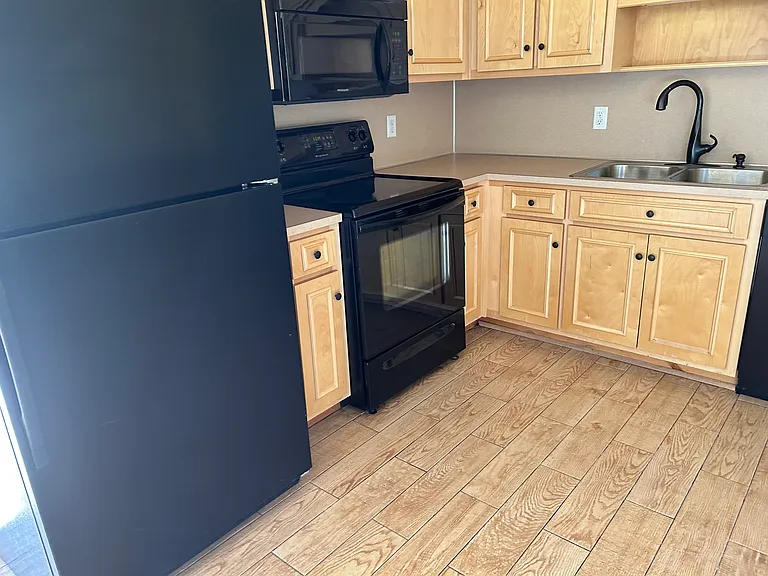 651 Builder Dr — Photo 3