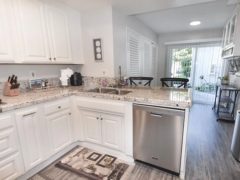 79 Kingston Ct. — Photo 11