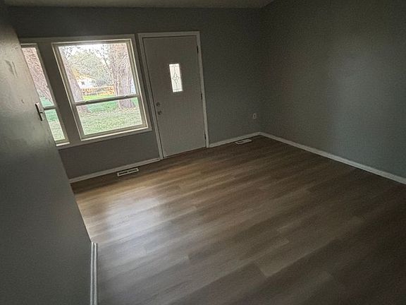 5th image of 1348 Vandenberg Cir