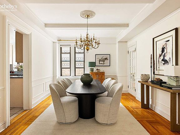 2nd image of 314 W 77th St APT 4A