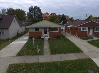 5943 Whitefield St, Dearborn Heights, MI 48127