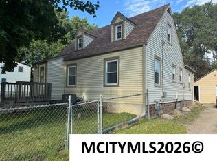 1715 S Coolidge Ave, Mason City, IA 50401
