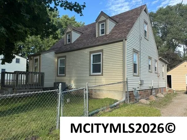 1715 S Coolidge Ave, Mason City, IA 50401