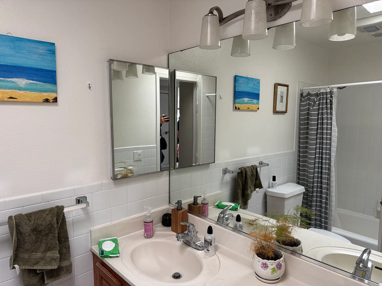 3 bed, 900 sqft, $1,200 — Photo 2