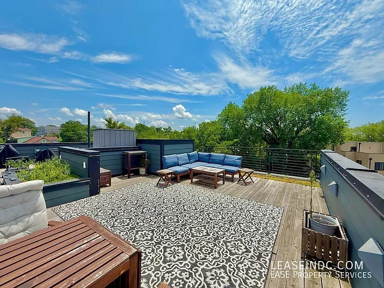 1018 Douglas St NE #5 — Photo 18