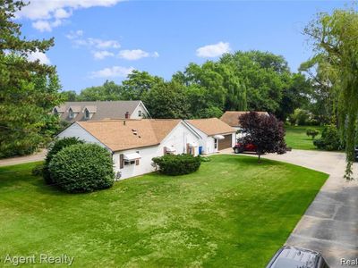 27320 Ryan Rd, Warren, MI, 48092
