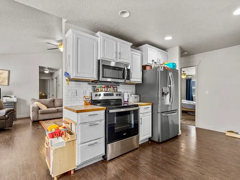 1110 SW Isaac Ln — Photo 12