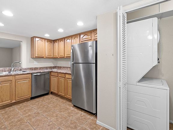 Full-size stack washer/dryer