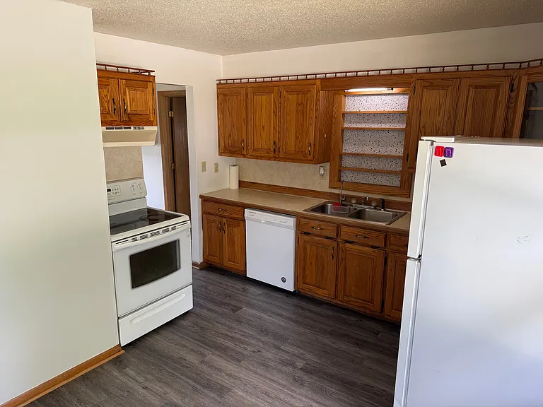 503 E Oliver St — Photo 10