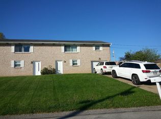 34 Windcrest Dr, Cecil, PA 15321