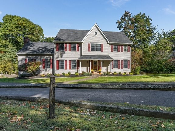3rd image of 73 Old Mountain Rd