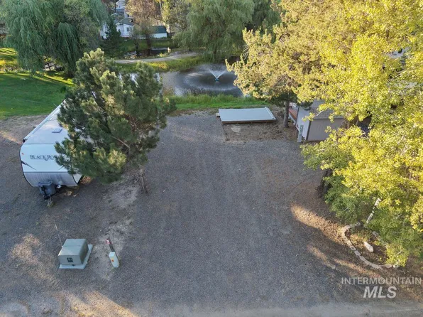 38 F St, Cascade, ID 83611
