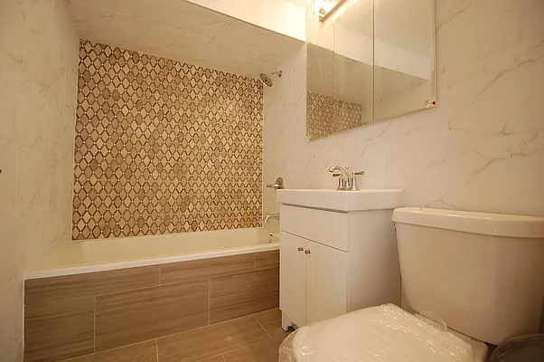 Rented by Bohemia Realty Group | media 9