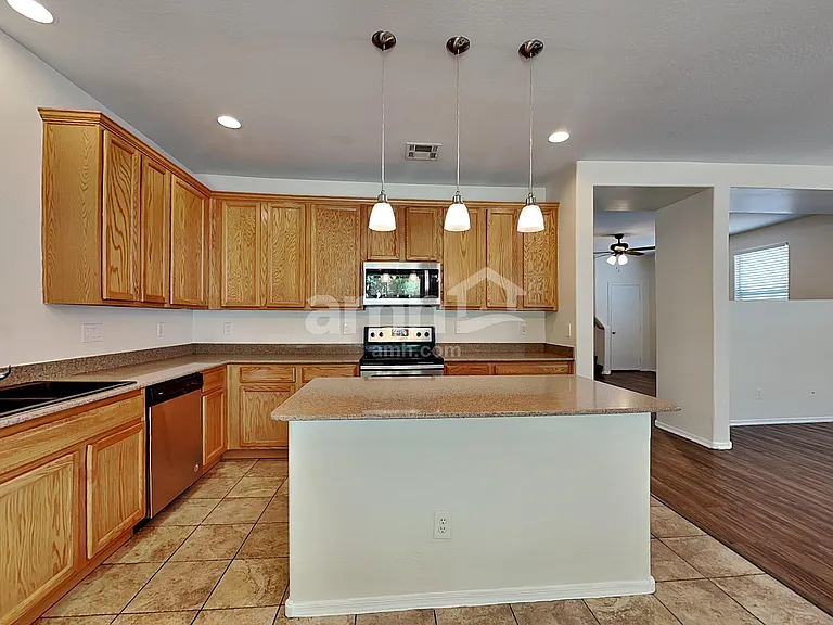 3542 E Terrace Ave — Photo 4